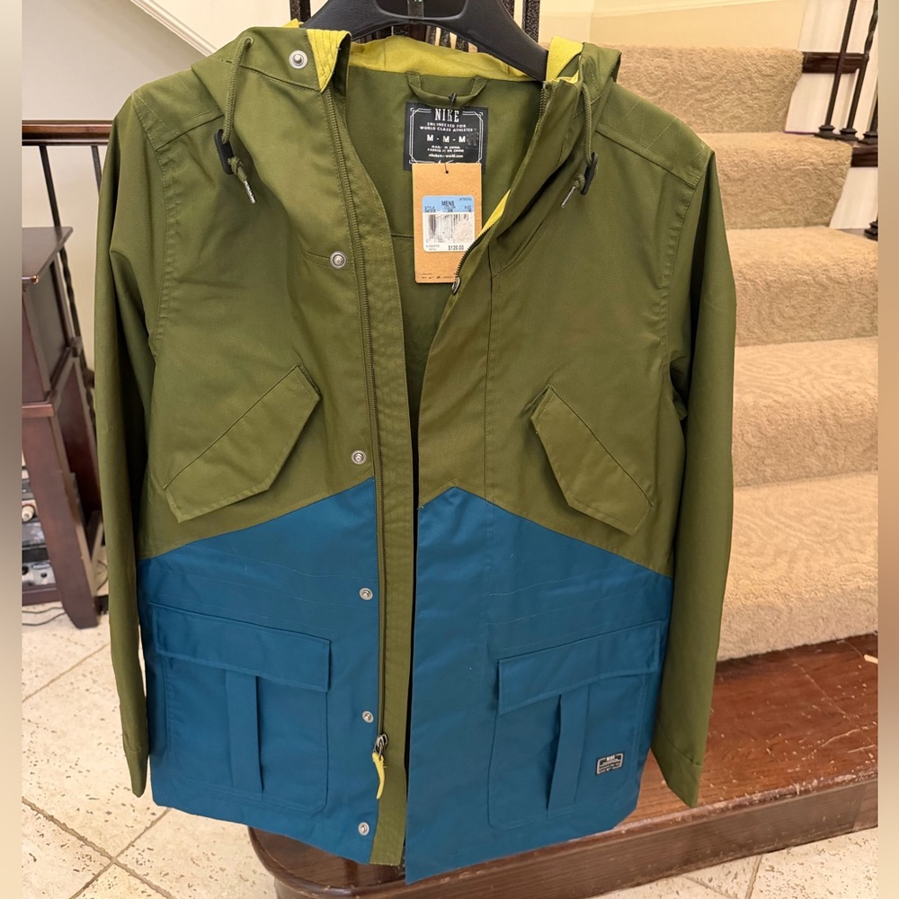 New Nike Men’s Skateboarding Jacket